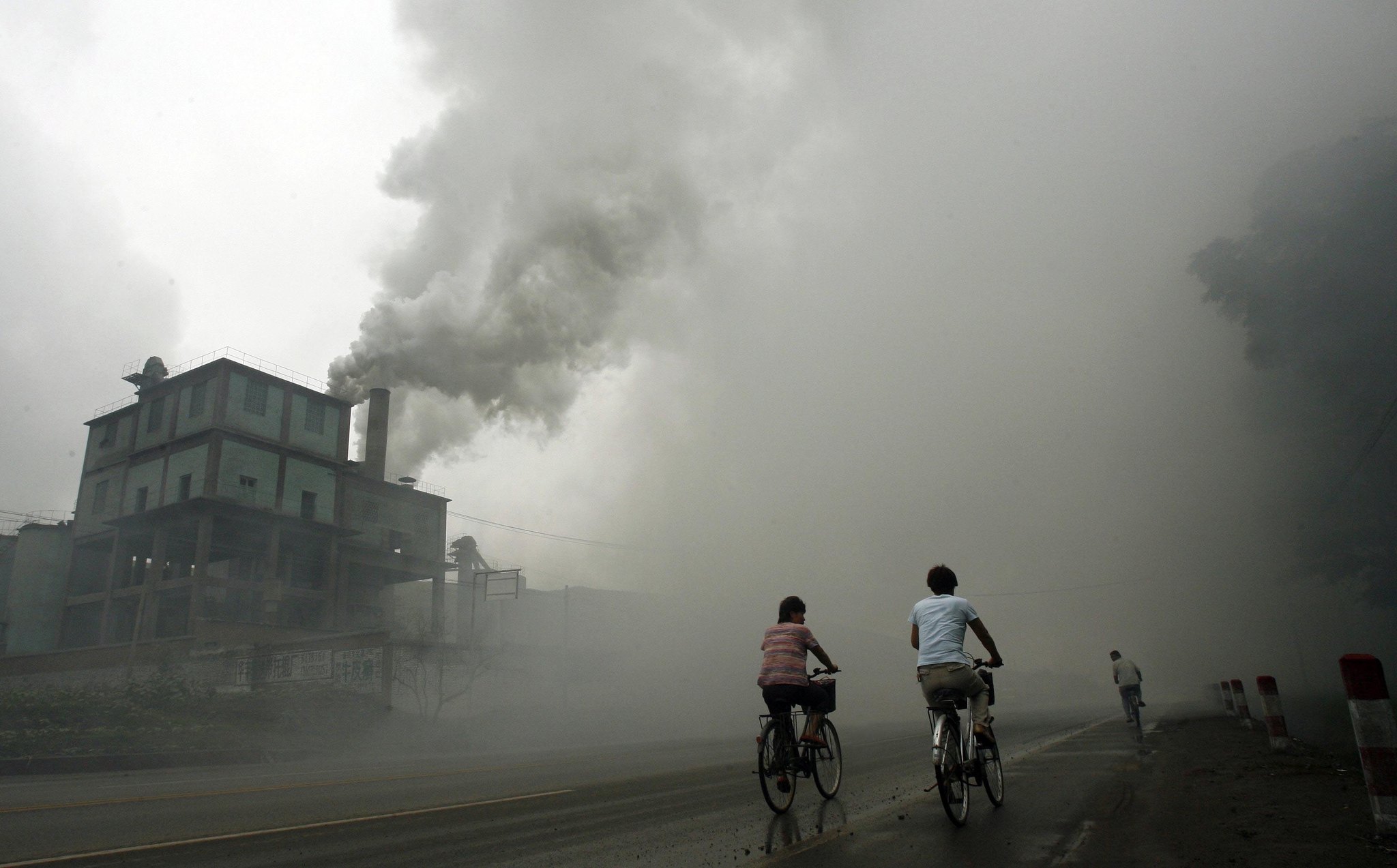 نتيجة بحث الصور عن ‪polluted air‬‏